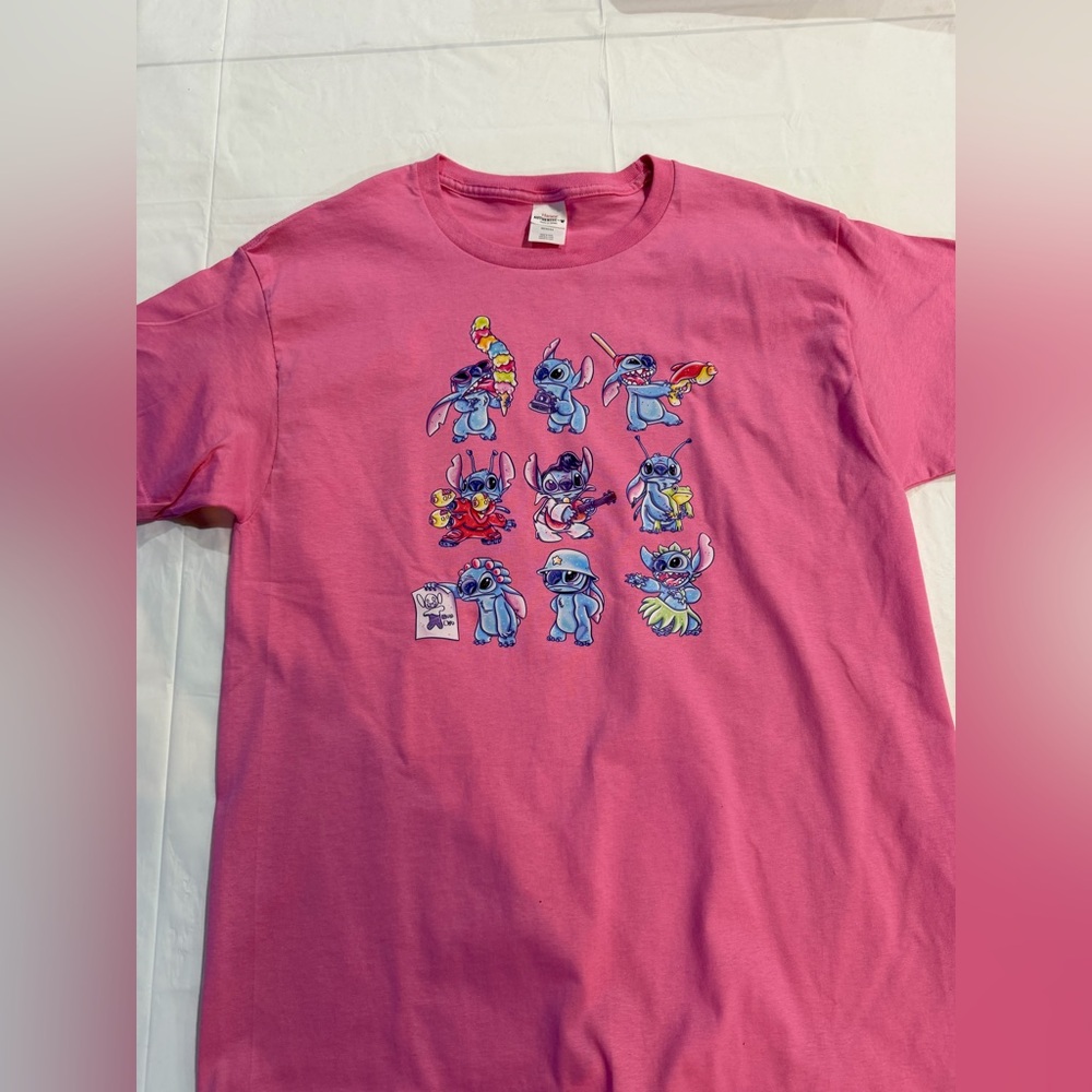 Hanes adult medium stitch tshirt- new